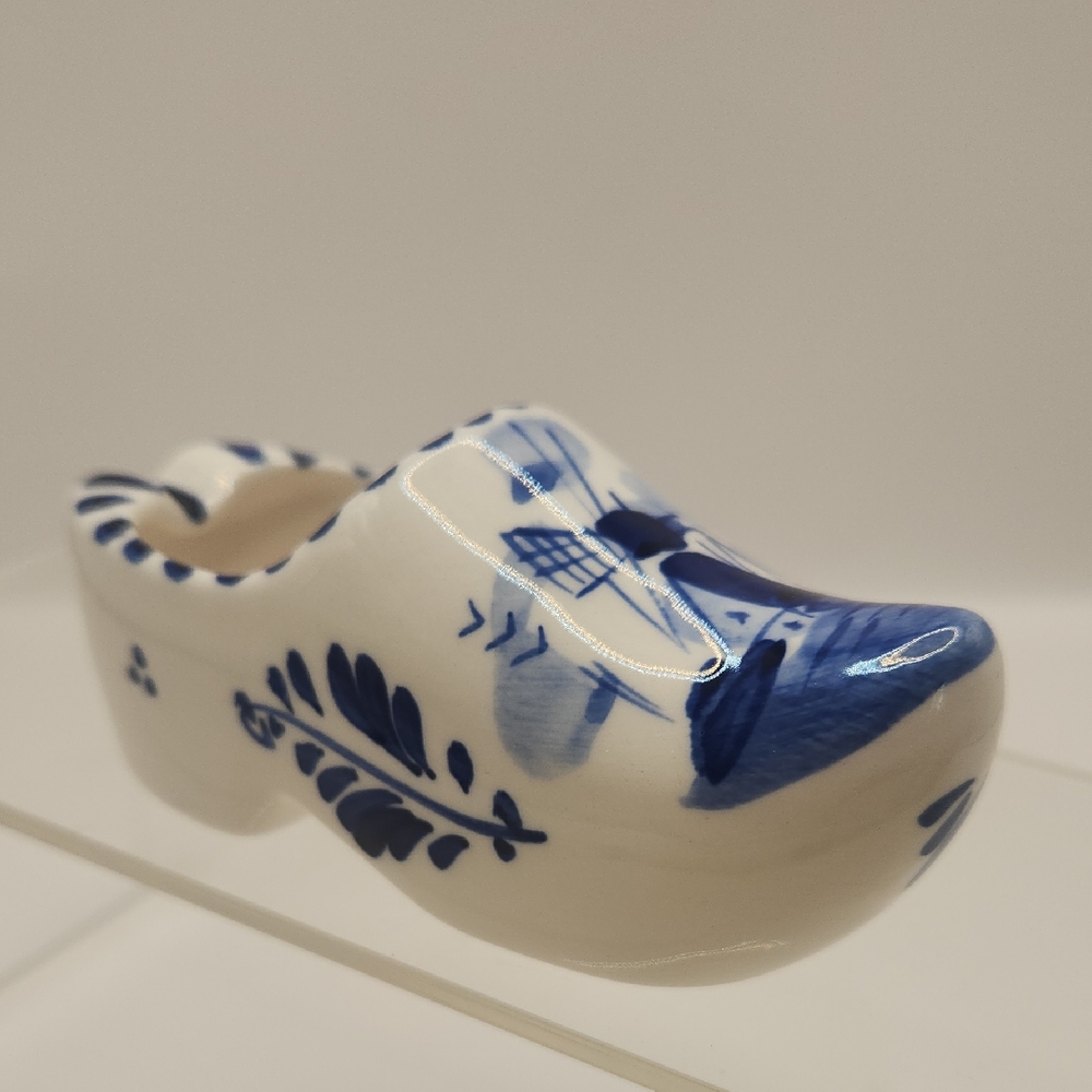 Vintage Hand-Painted Delft Blue Ceramic Clog Ashtray/Trinket Holder